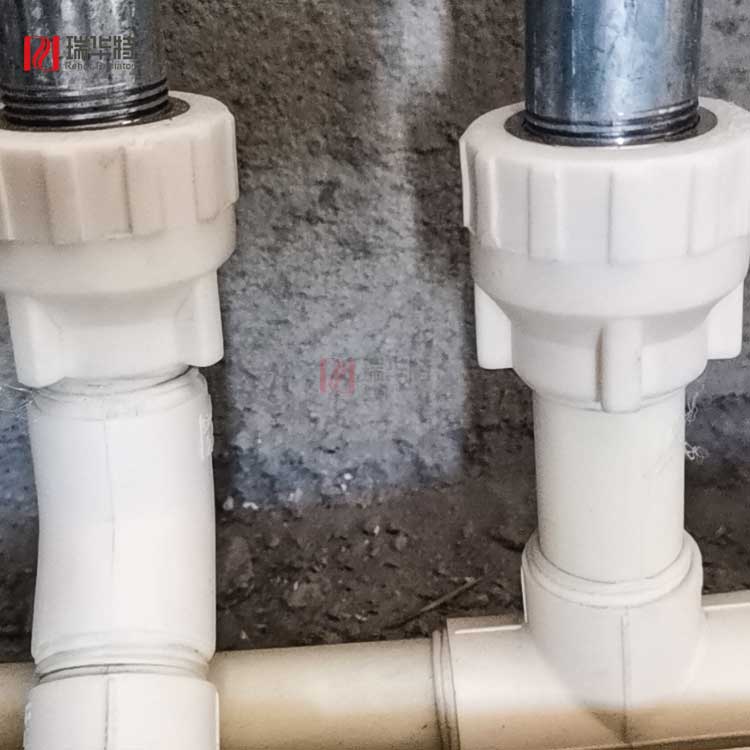 隱蔽明裝暖氣片的管道